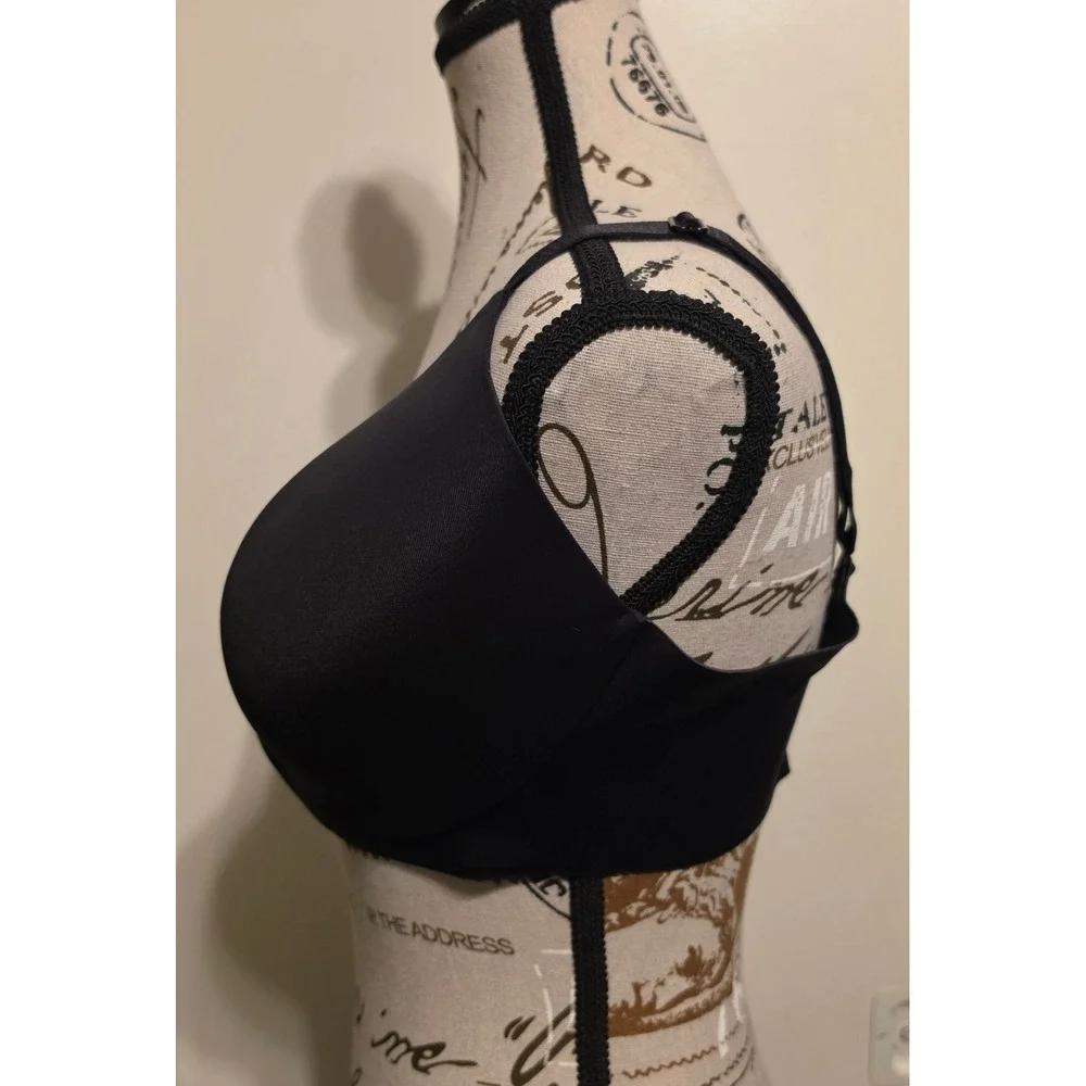 EBY Seamless Wireless Bra Black Molded Cups Adjustable Straps MDD